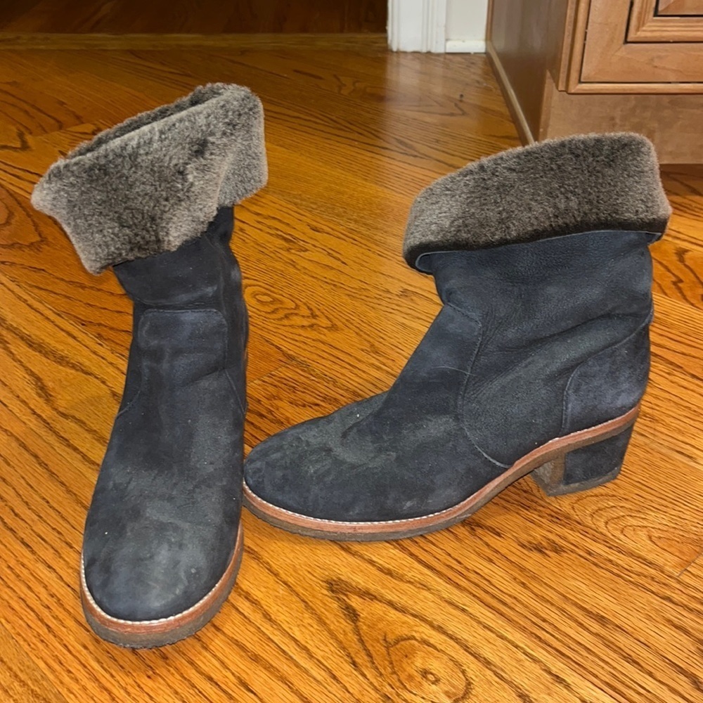 Vince Camuto Woman’s Black Fur Boots Size 9.5